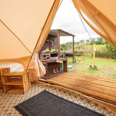Roaches Retreat Family Glampsite, Rocky Reach Bell Tent With Outdoor Adventures And Campfire Nights Upper Hulme Luaran gambar