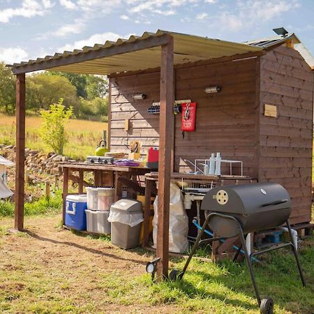 Roaches Retreat Family Glampsite, Rocky Reach Bell Tent With Outdoor Adventures And Campfire Nights Upper Hulme Luaran gambar