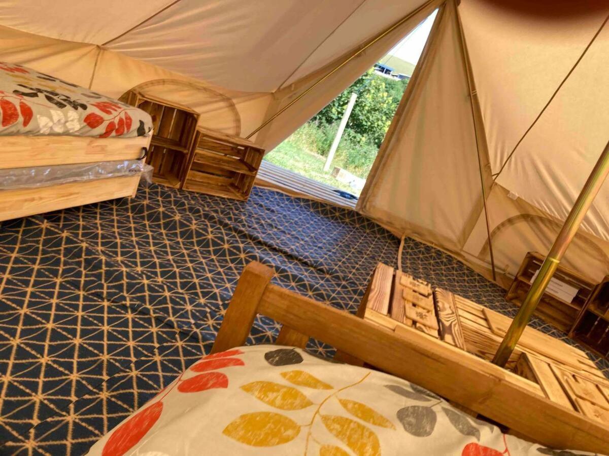 Roaches Retreat Family Glampsite, Rocky Reach Bell Tent With Outdoor Adventures And Campfire Nights Upper Hulme Luaran gambar
