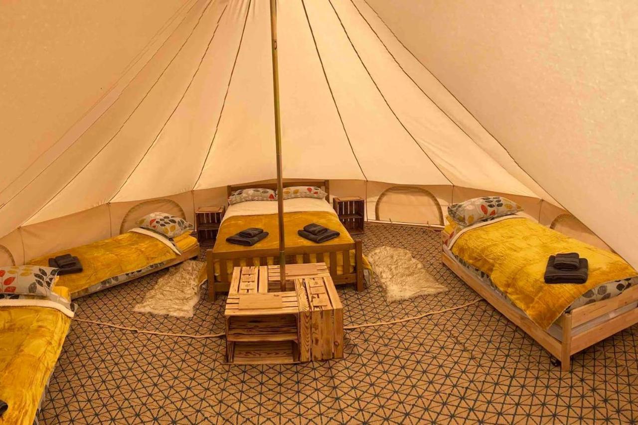 Roaches Retreat Family Glampsite, Rocky Reach Bell Tent With Outdoor Adventures And Campfire Nights Upper Hulme Luaran gambar