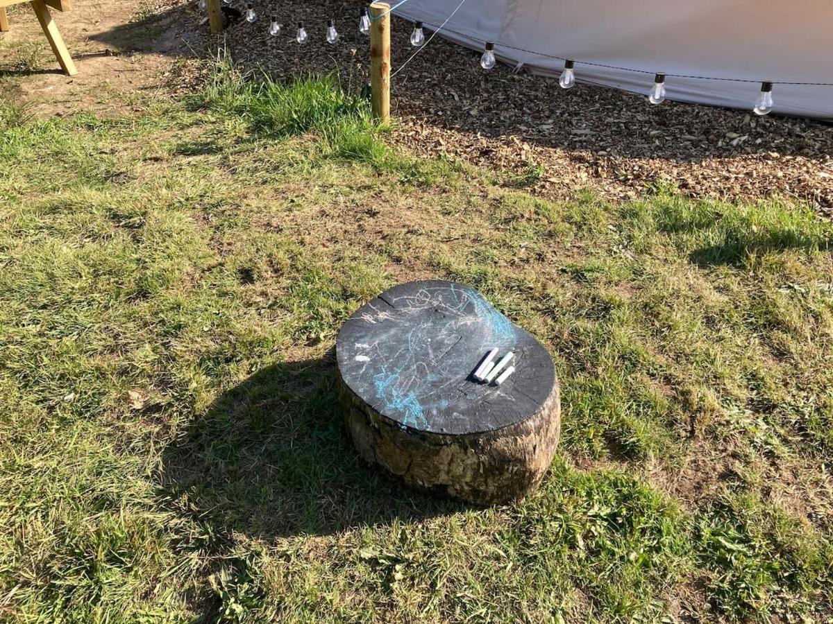 Roaches Retreat Family Glampsite, Rocky Reach Bell Tent With Outdoor Adventures And Campfire Nights Upper Hulme Luaran gambar