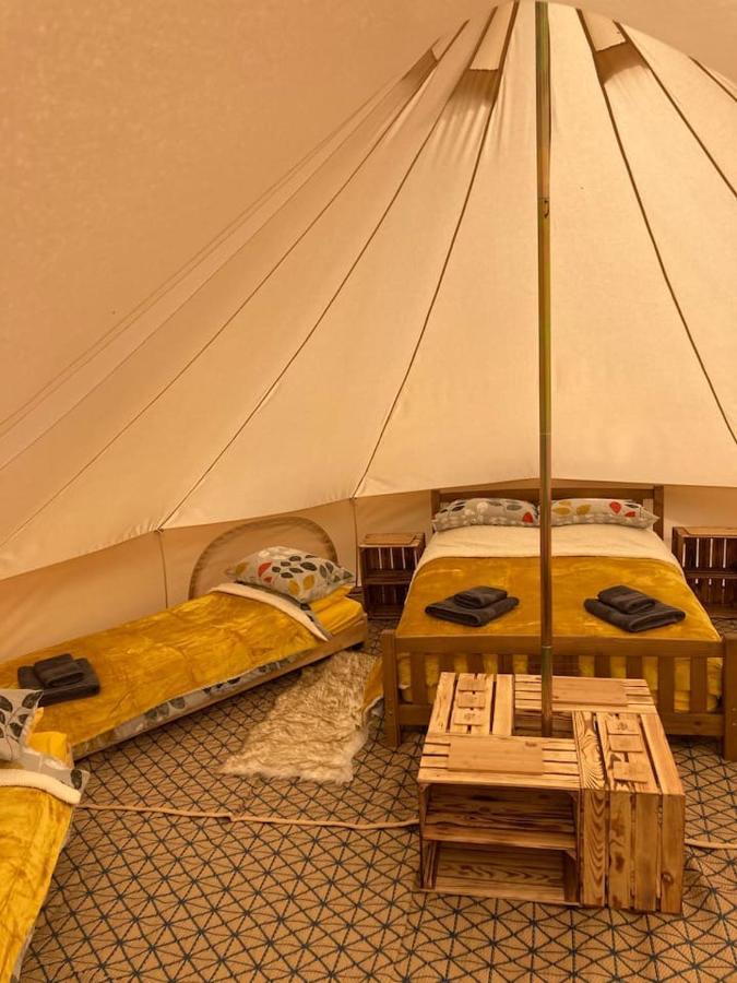 Roaches Retreat Family Glampsite, Rocky Reach Bell Tent With Outdoor Adventures And Campfire Nights Upper Hulme Luaran gambar
