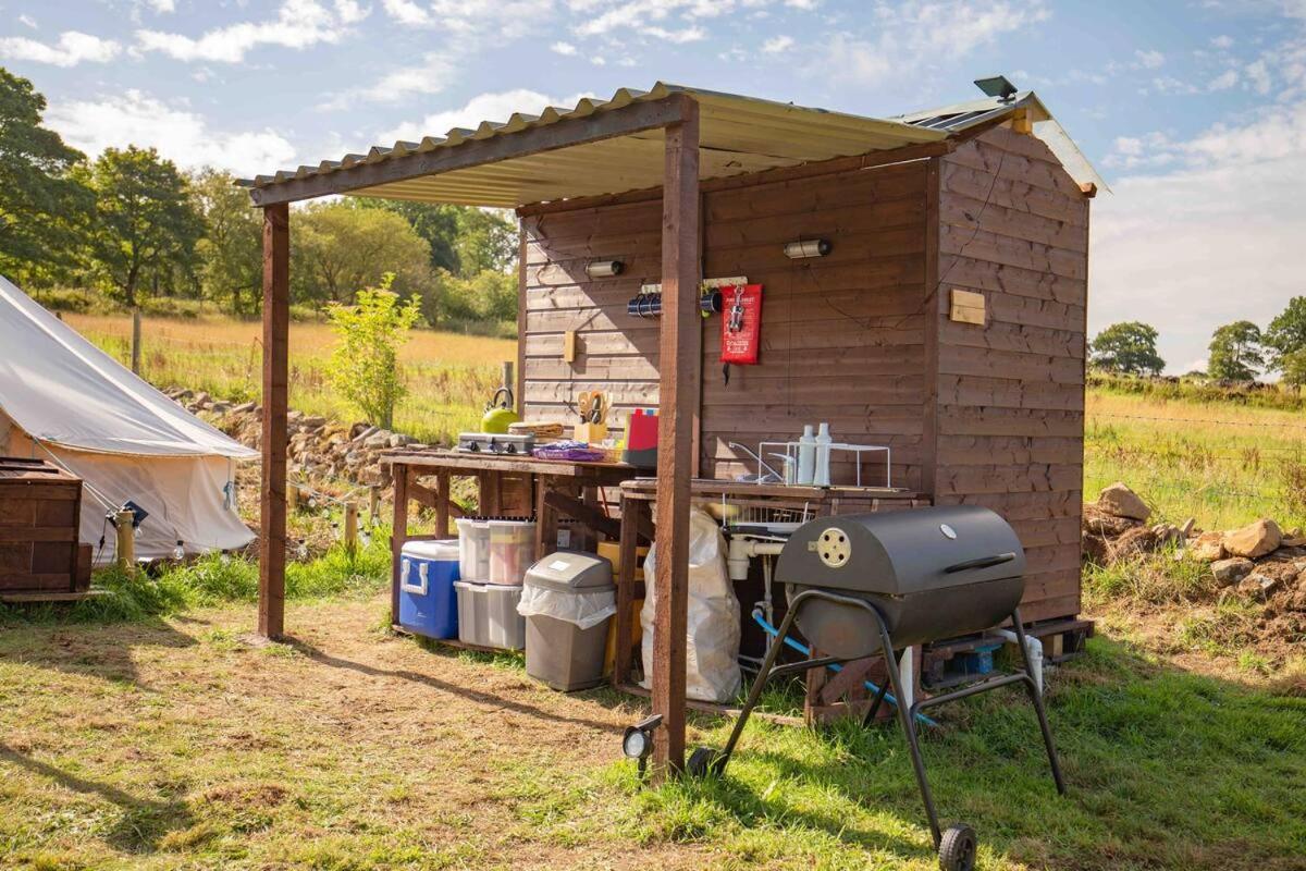 Roaches Retreat Family Glampsite, Rocky Reach Bell Tent With Outdoor Adventures And Campfire Nights Upper Hulme Luaran gambar
