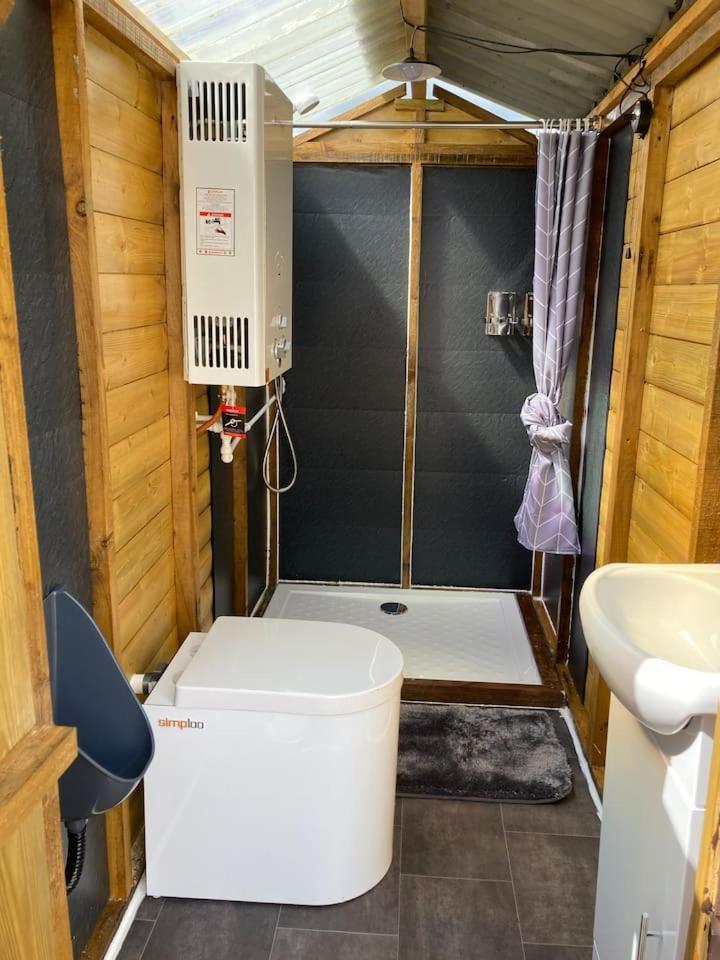 Roaches Retreat Family Glampsite, Rocky Reach Bell Tent With Outdoor Adventures And Campfire Nights Upper Hulme Luaran gambar