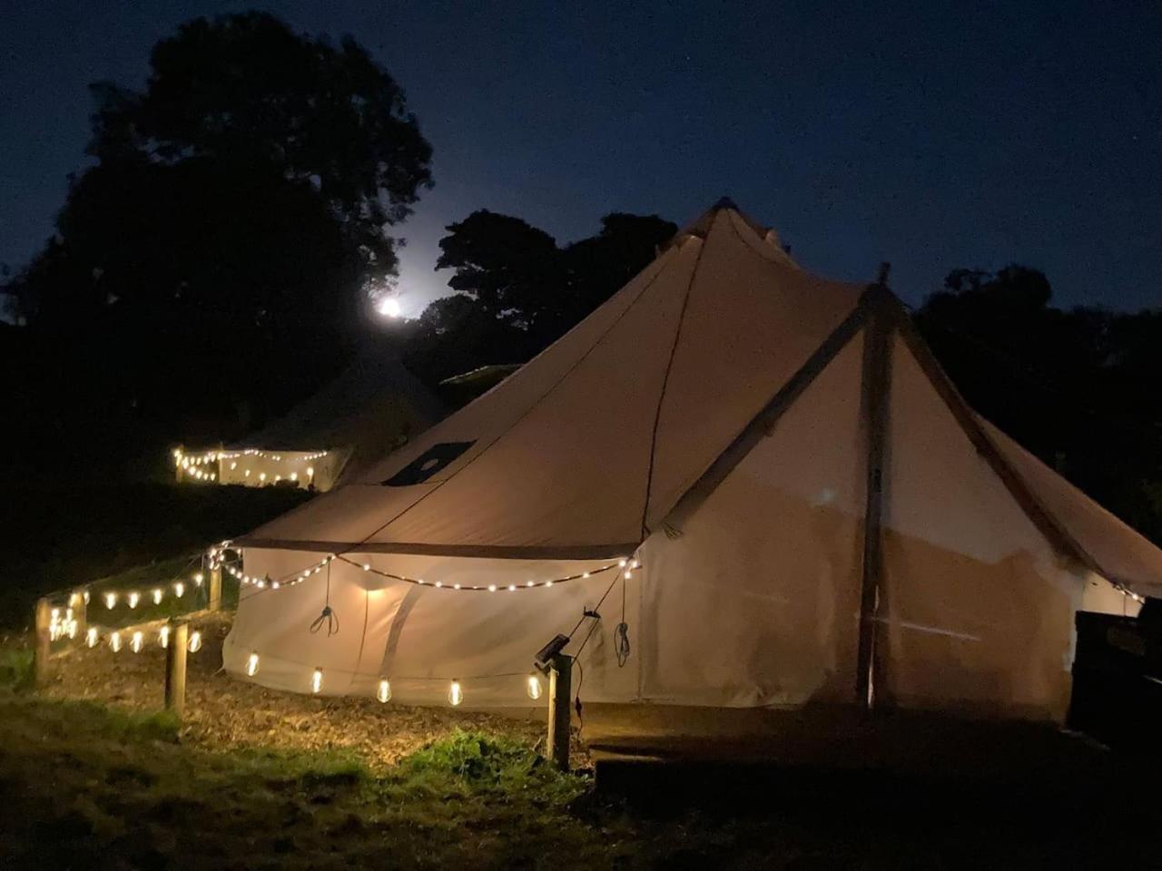 Roaches Retreat Family Glampsite, Rocky Reach Bell Tent With Outdoor Adventures And Campfire Nights Upper Hulme Luaran gambar