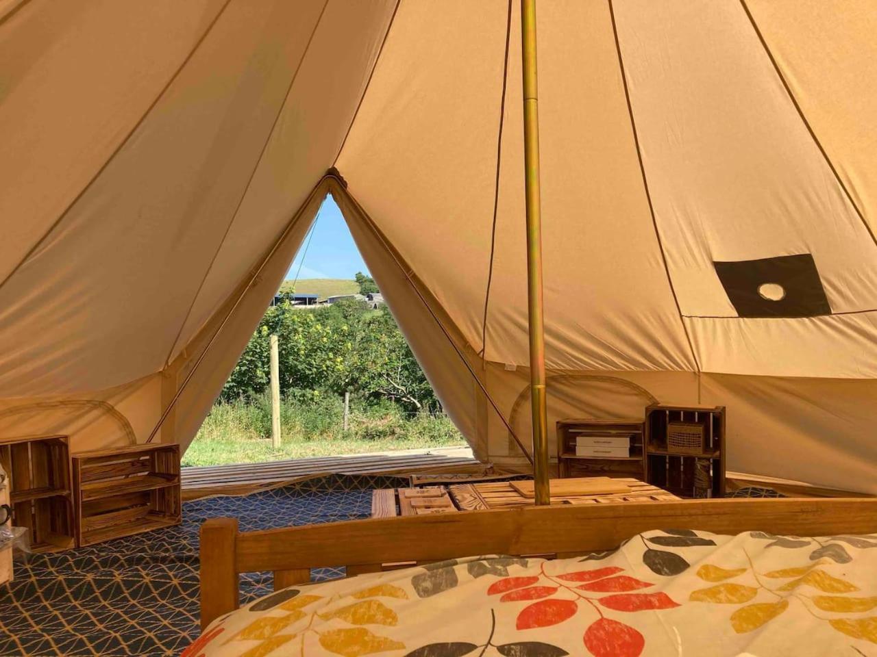 Roaches Retreat Family Glampsite, Rocky Reach Bell Tent With Outdoor Adventures And Campfire Nights Upper Hulme Luaran gambar